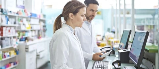 Pharmaciens : des fiches pour communiquer sur le dossier pharmaceutique
