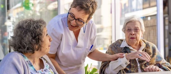 Médico-social : résidents dépendants dans les Ehpad et les résidences autonomie