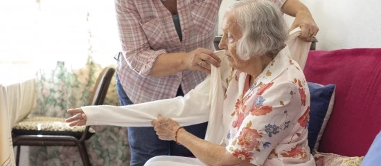 Services à la personne : remplacement d’un proche aidant par un salarié associatif