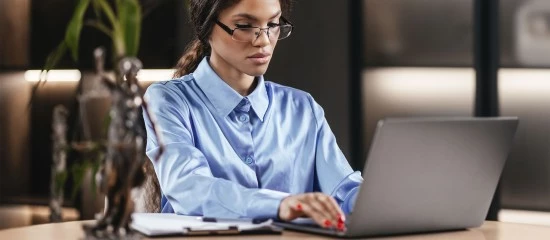 Commissaires de justice, notaires : vers de nouvelles cartes d’installation ?
