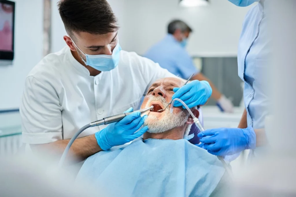 Chirurgiens-dentistes : le contrat de location à durée déterminée ramené à 3 mois