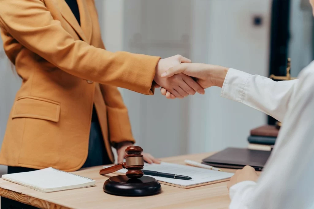 Administrateurs judiciaires : perception des honoraires en cas d’exercice en société