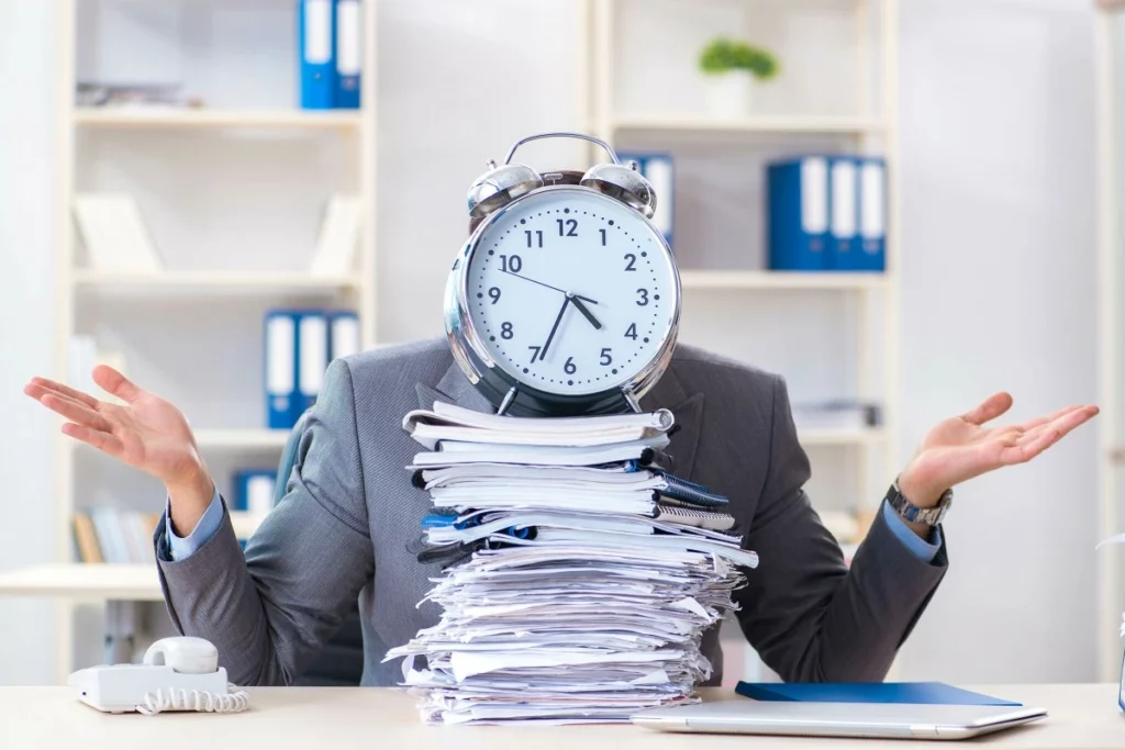 Heures supplémentaires : interdiction de l’employeur vs charge de travail