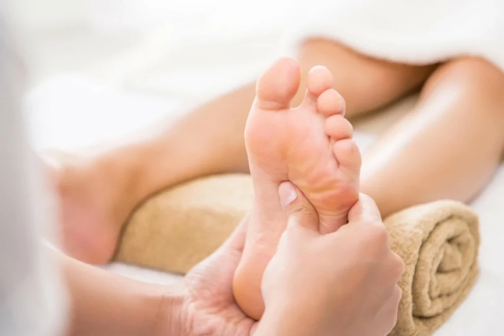 Masseurs-kinésithérapeutes : annulation de la norme AFNOR sur la réflexologie